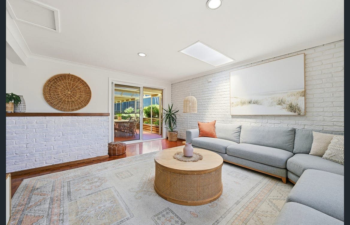 Interior hallway or transition space