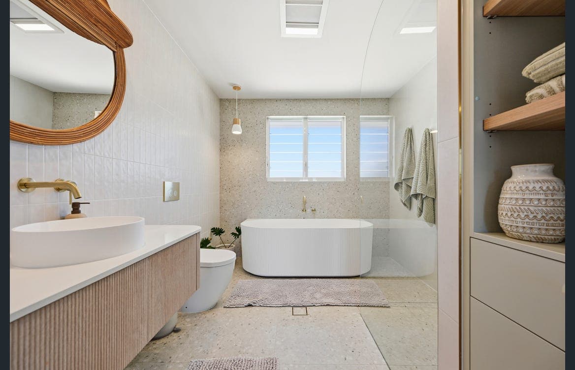 Living zone with coastal-style décor